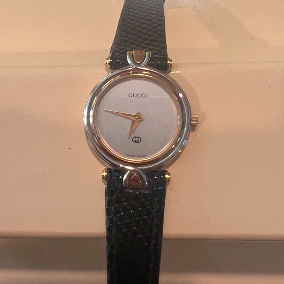 GUCCI * 4500L Quartz Watch - Picture 2 of 9